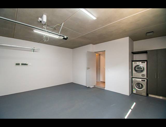 3 BEDROOM TOWNHOUSE FOR SALE IN MENLO PARK